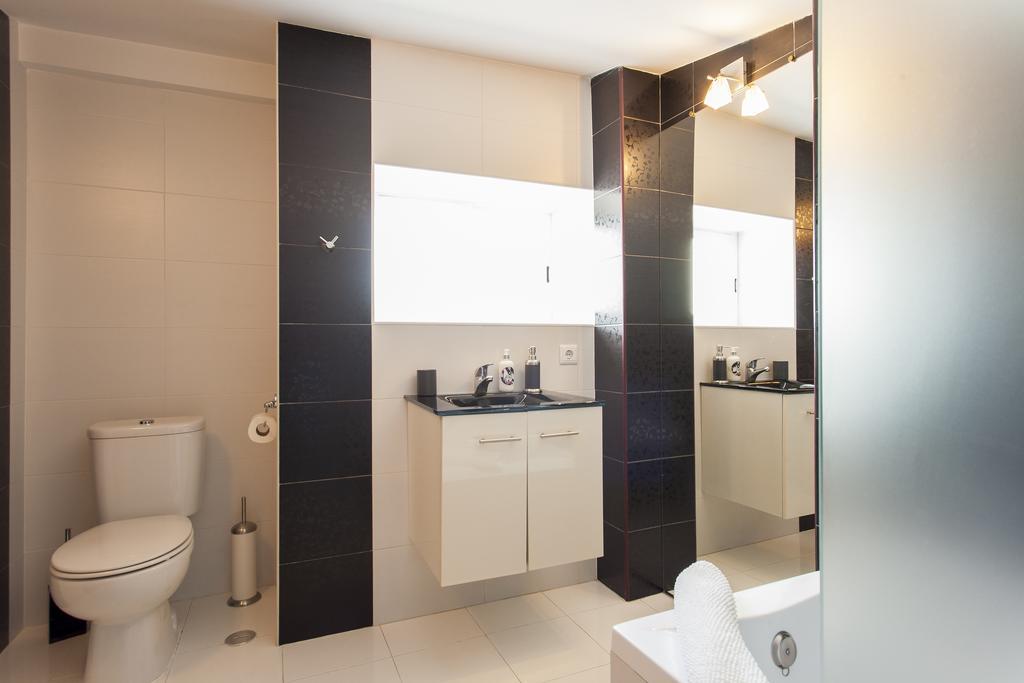 Apartment Joivy Bright 2br Apt With River Views &balcony In Alfama, Moments From Santa Apolonia Train Station