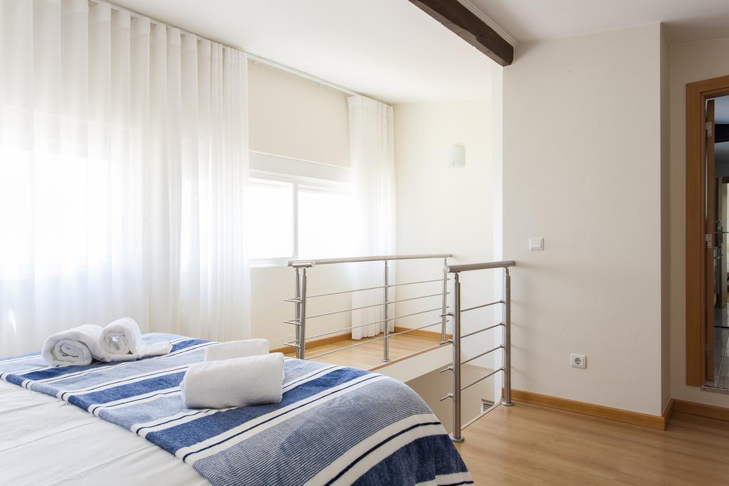 Joivy Bright 2br Apt With River Views &balcony In Alfama, Moments From Santa Apolonia Train Station * Lissabon